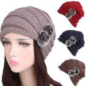 Knitted hat / Real fur flower